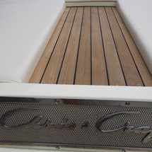 Chris-Craft Launch 27