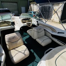 Sea ray 230 signature bowrider