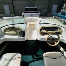 Sea ray 230 signature bowrider