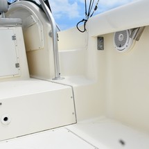 Pursuit 2870 center console