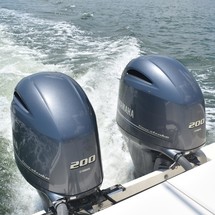 Pursuit 2870 center console