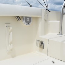 Pursuit 2870 center console