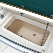 Pursuit 2870 center console