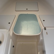 Pursuit 2870 center console