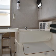Pursuit 2870 center console