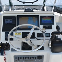 Pursuit 2870 center console
