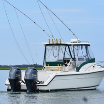 Pursuit 2870 center console