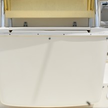 Pursuit 2870 center console