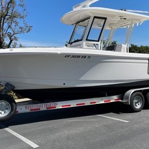 Robalo centre console r272