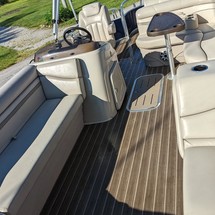 Bennington 24 sbrx