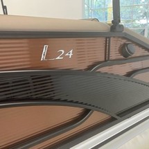 Bennington 24 sbrx
