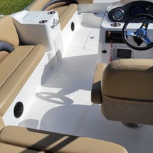 Hurricane fundeck 232