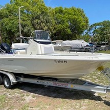 Boston Whaler 210 Dauntless