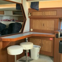 Sea ray 390 express cruiser