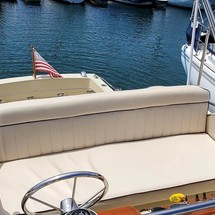 Skipjack 25 flybridge
