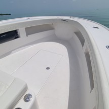 Intrepid 26 center console