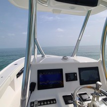Intrepid 26 center console