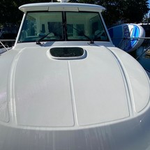 Boston Whaler 315 Conquest Pilothouse