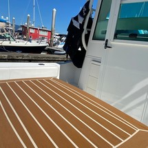 Boston Whaler 315 Conquest Pilothouse