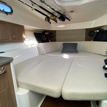 Boston Whaler 315 Conquest Pilothouse