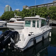 Boston Whaler 315 Conquest Pilothouse