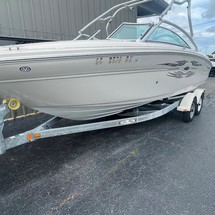 Sea ray 220 select