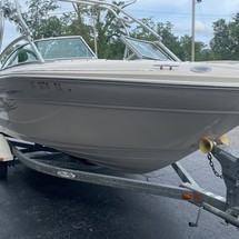 Sea ray 220 select