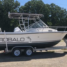 Robalo 2140 walkaround