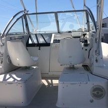 Robalo 2140 walkaround