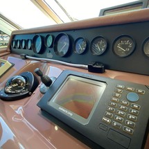 Sea ray 500 db sedan bridge