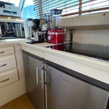 Sea ray 500 db sedan bridge