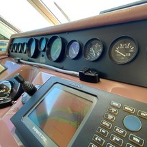 Sea ray 500 db sedan bridge