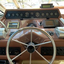 Sea ray 500 db sedan bridge