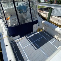 Boston Whaler 305 Conquest