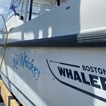 Boston Whaler 305 Conquest