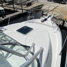 Boston Whaler 305 Conquest