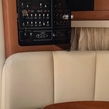 Chaparral 330 Signature