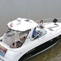 Chaparral 350 Signature Cruiser