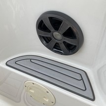 Chaparral 350 Signature Cruiser