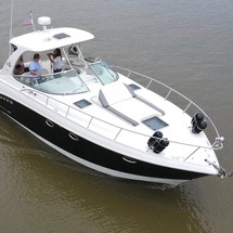 Chaparral 350 Signature Cruiser