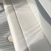 Chaparral 350 Signature Cruiser