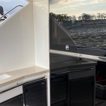 Riviera 4400 Sport Yacht