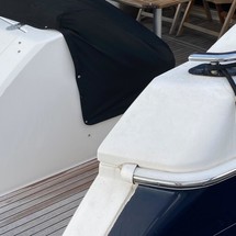 Riviera 4400 Sport Yacht