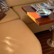 Riviera 4400 Sport Yacht
