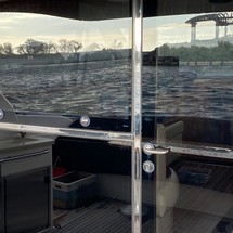 Riviera 4400 Sport Yacht