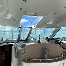 Cruisers Yachts 390 Sports Coupe