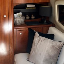Cruisers Yachts 390 Sports Coupe