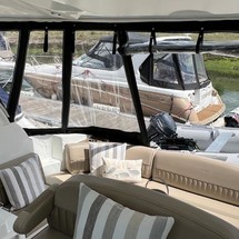 Cruisers Yachts 390 Sports Coupe