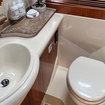 Cruisers Yachts 390 Sports Coupe