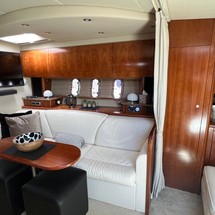 Cruisers Yachts 390 Sports Coupe